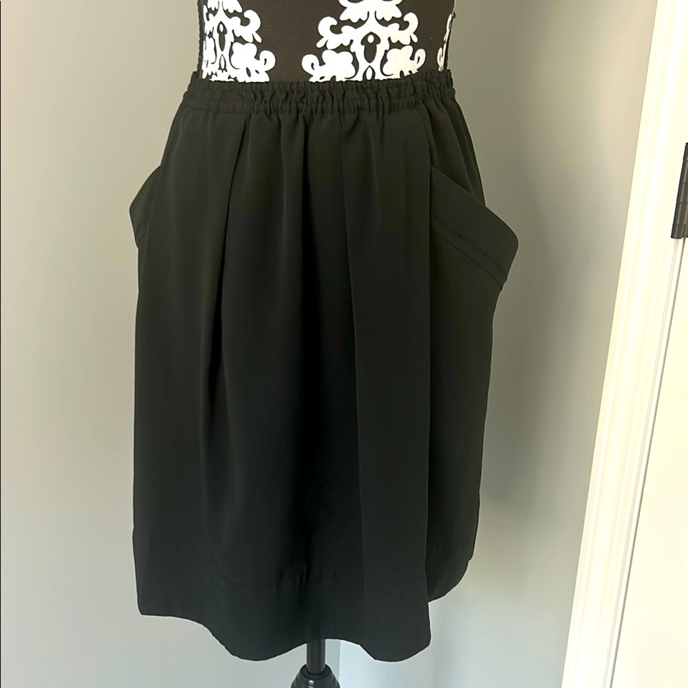 Mossimo elastic waist skirt with pockets size small